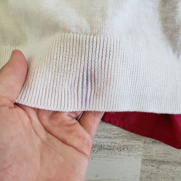 Disney Parks| Minnie Mouse Sweater Size Medium - Picture 7 of 7